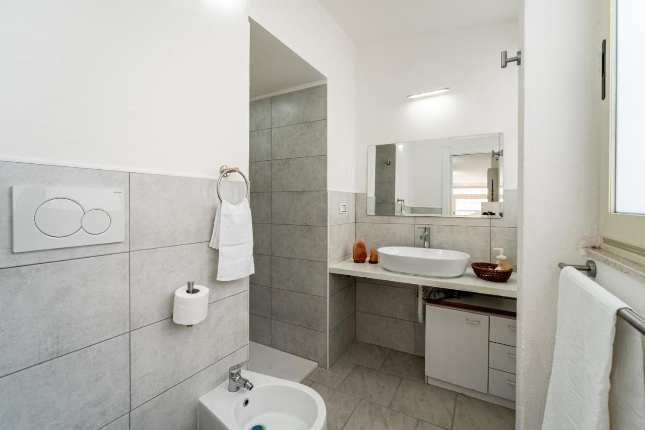 Monolocale Gio Apartment Carbonia Luaran gambar