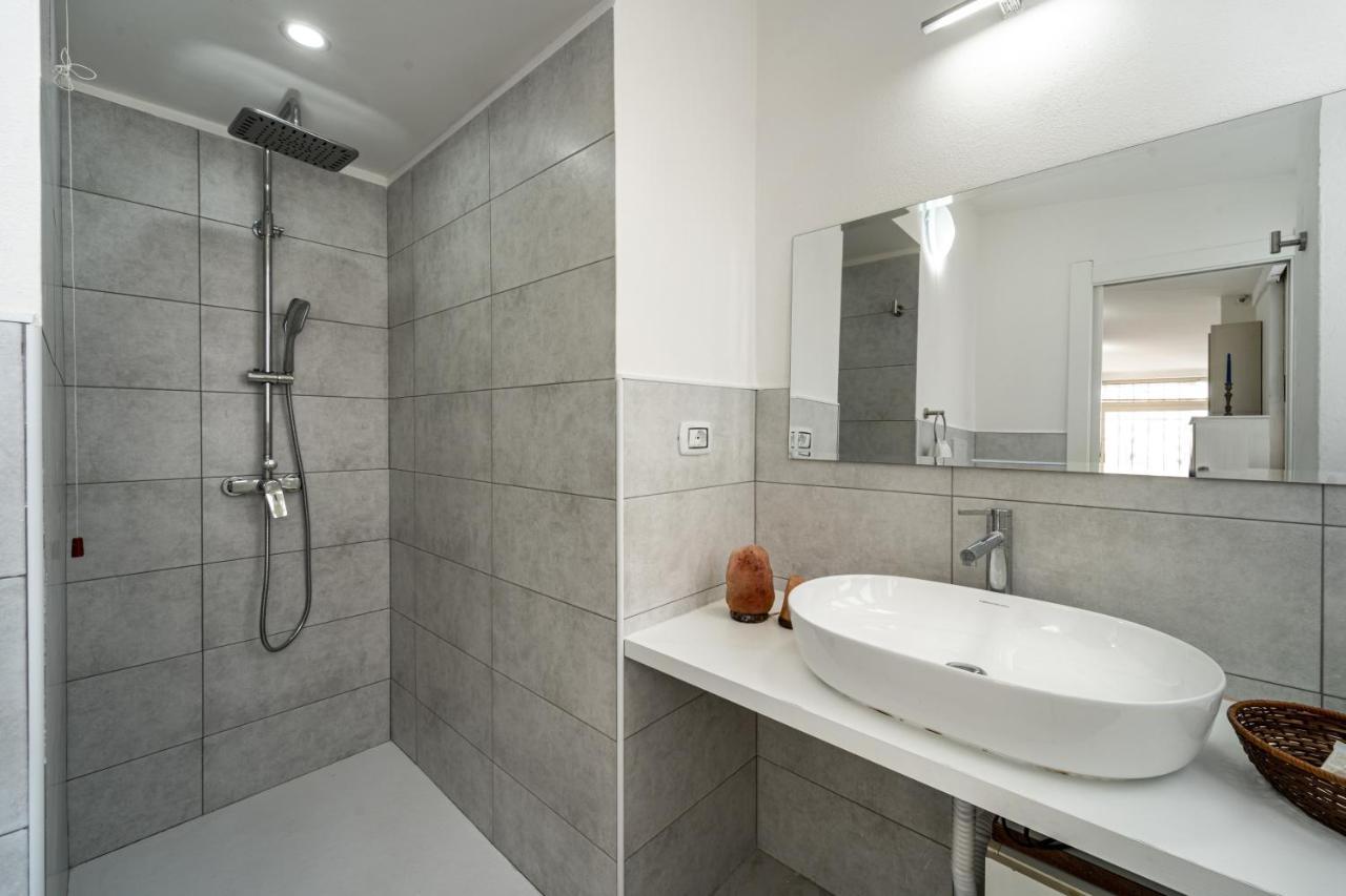 Monolocale Gio Apartment Carbonia Luaran gambar